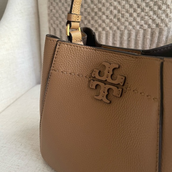 Tory Burch Small McGraw Bucket Bag - Picture 8 of 15